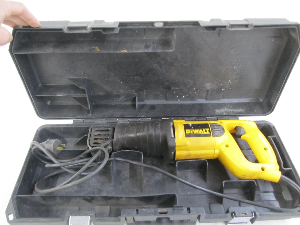 DeWalt V.S. Reciprocating Saw