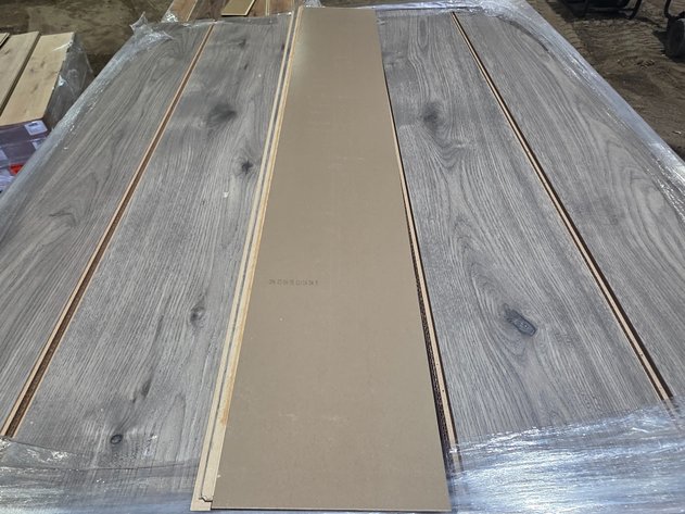 Image for Water Resistant Plank Click Together Flooring (153302)
