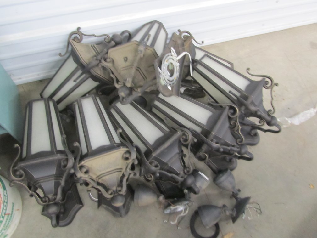 Lot Of Outdoor Light Fixtures