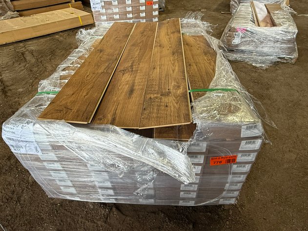 Image for Water Resistant Plank Click Together Flooring (153302)