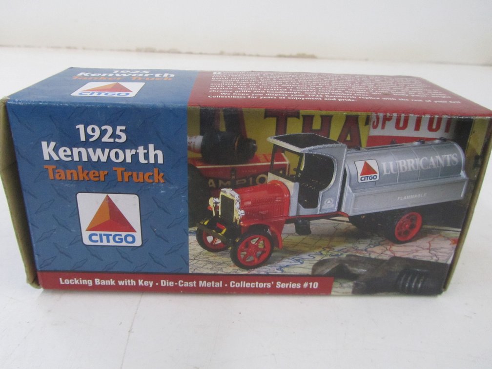 1999 Ertl Collectibles 1925 Kenworth Tanker Truck Locking Bank w/Key
