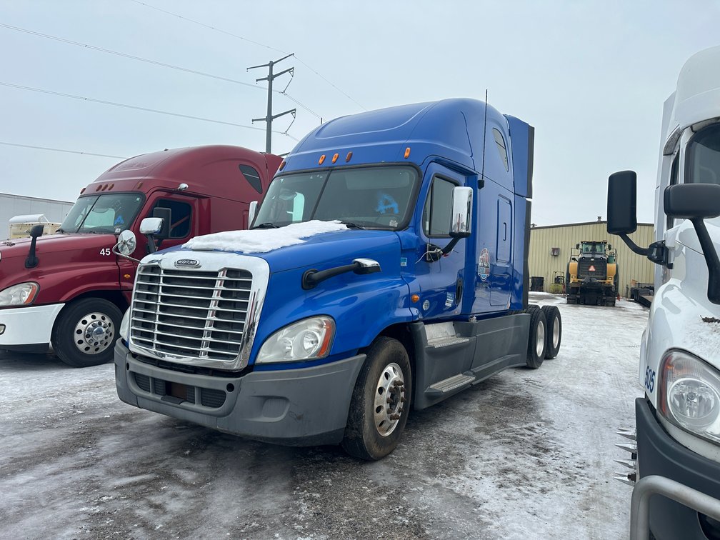 Semi & Box Truck Impound Auction in St. Cloud, MN (154220)
