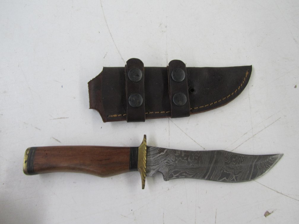 Handmade Damascus Steel Knife