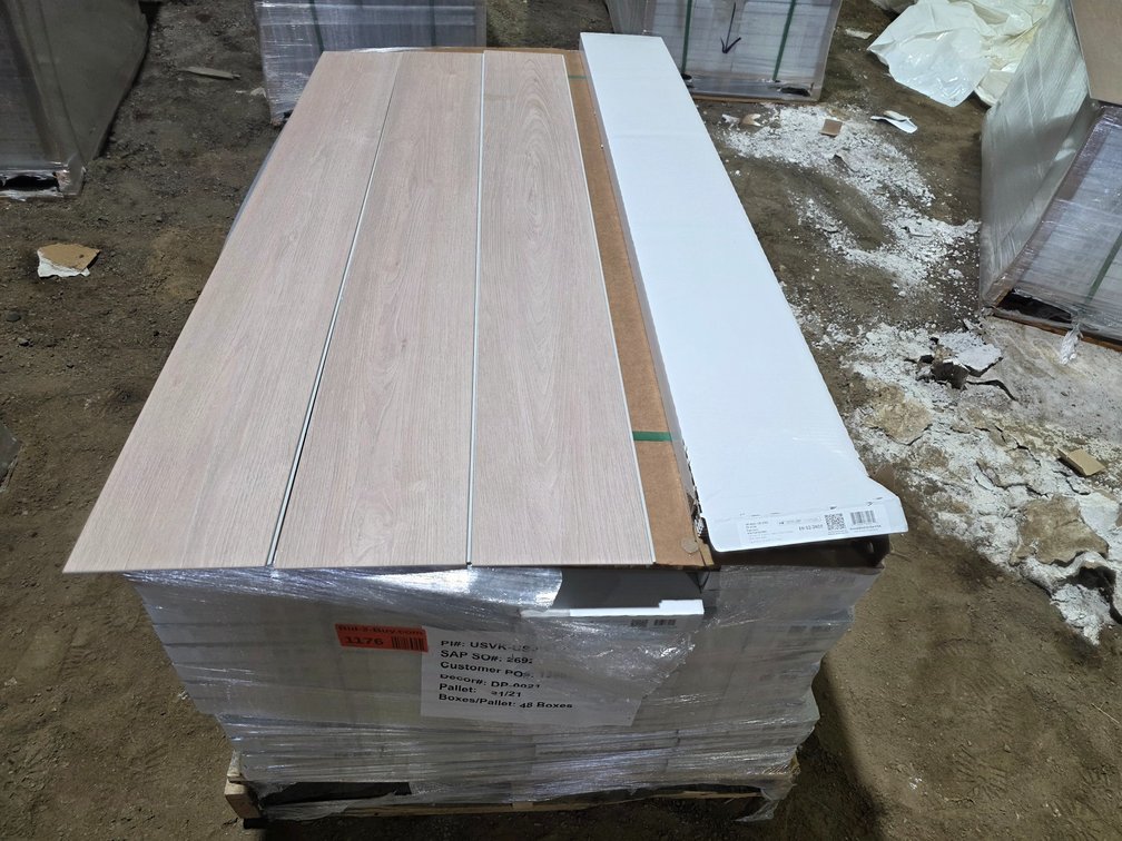 Luxury Vinyl Click Plank Flooring #2 (155118)