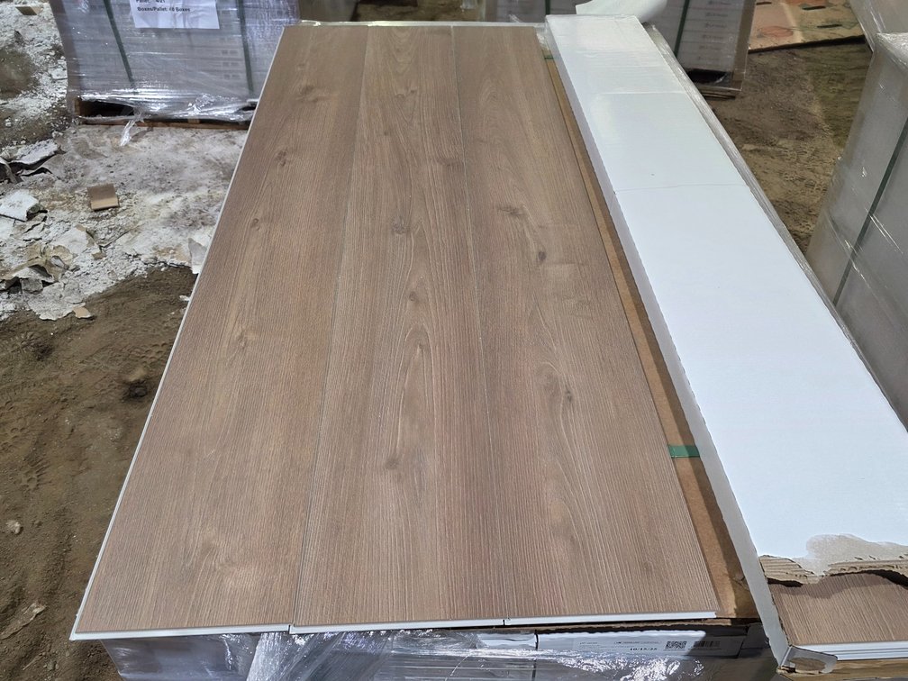 Over 33,000 Sq Ft of Plank Click Together Flooring: #3 (154999)