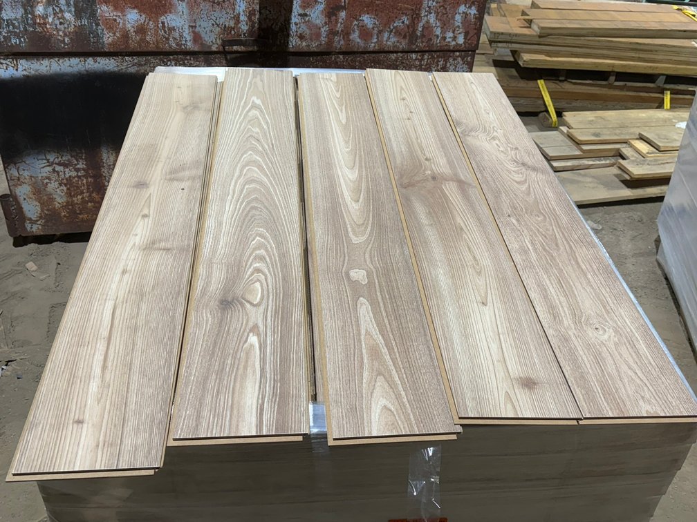 Over 33,000 Sq Ft of Plank Click Together Flooring: #3 (154999)