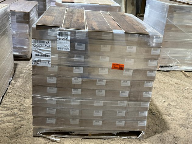 Image for Over 33,000 Sq Ft of Plank Click Together Flooring: #3 (154999)