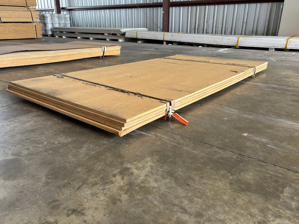 (4) 4' x 8' x 5/8" Plywood Sheets