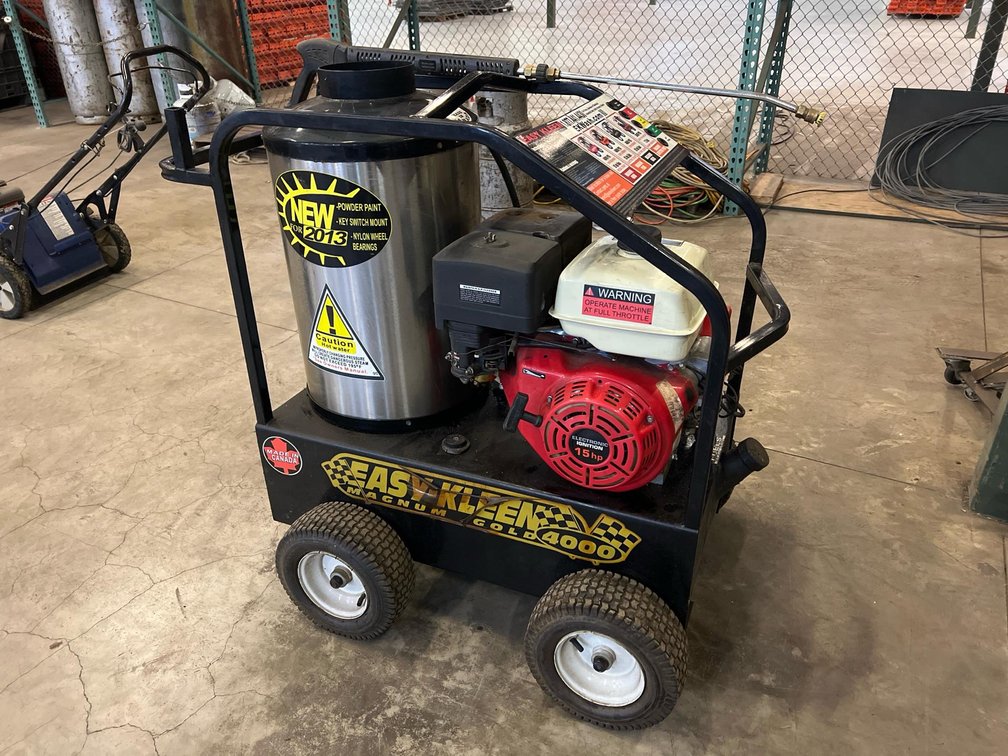 Easy-Kleen Magnum Gold 4000 PSI Hot Water Pressure Washer, 15 HP Gas Engine, 3.5 GPM