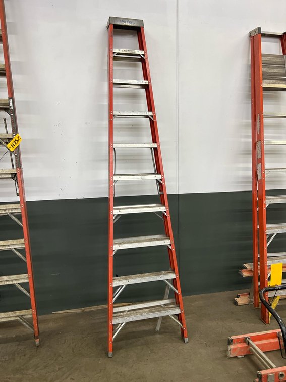 Keller 10 ft Fiberglass Step Ladder