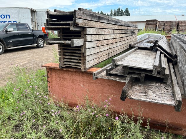 Image for 1,000+ Engineered I-Joists, 20' to 27' Lengths