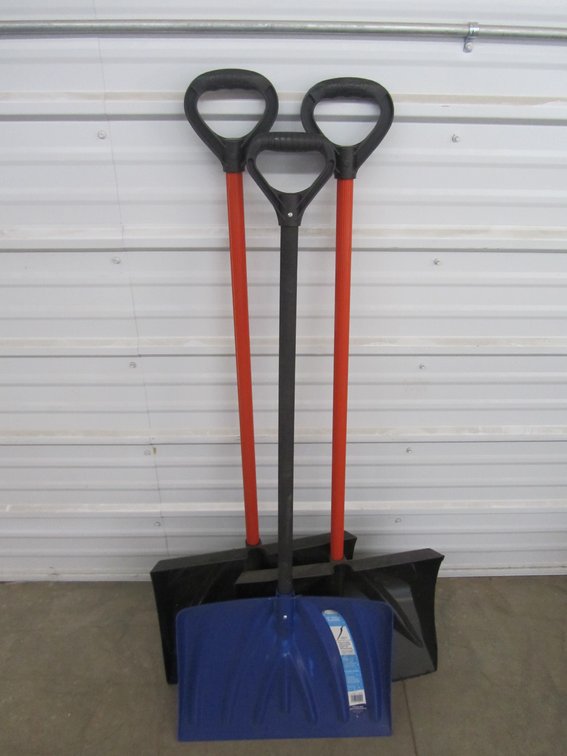 (3) 18" Snow Shovels