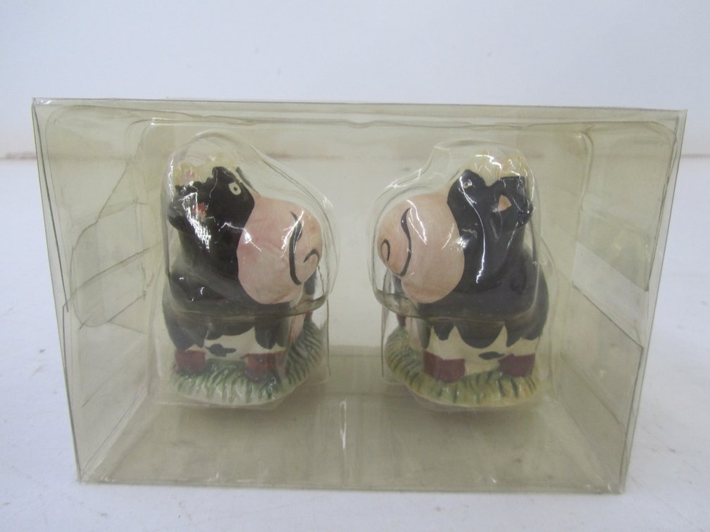 Cow Salt & Pepper Shaker Set