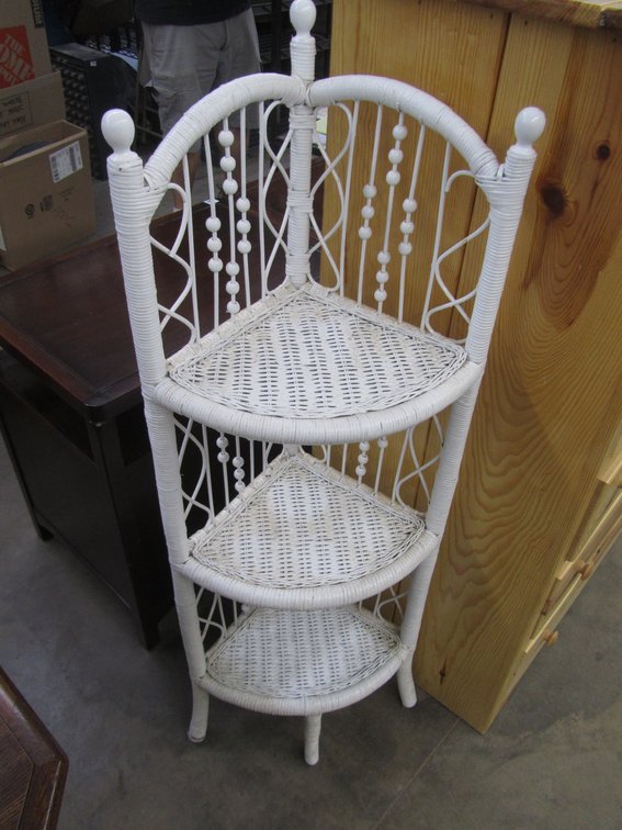 Wicker 3-Tier Corner Shelf