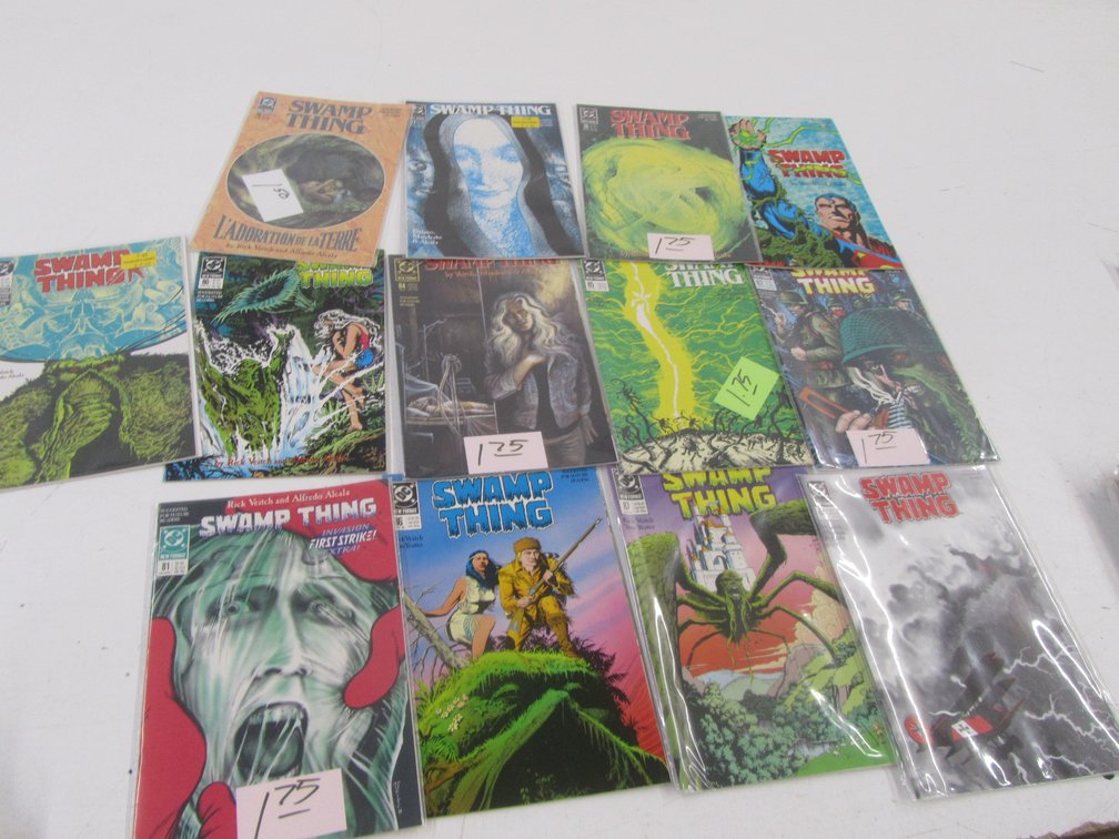 (13) DC Comics Swamp Thing Comic Books