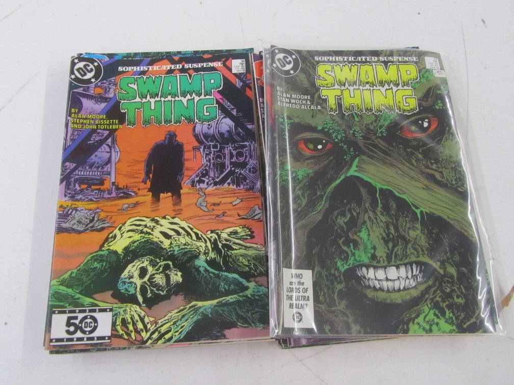 (24) DC Comics Swamp Thing Comic Books