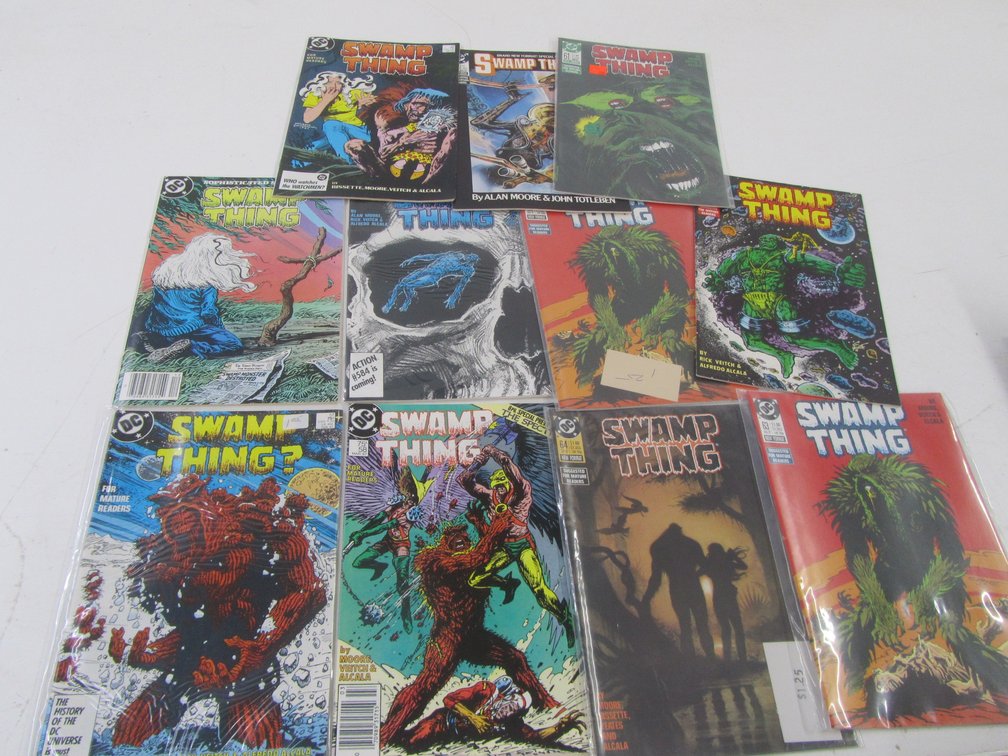 (11) DC Comics Swamp Thing Comic Books