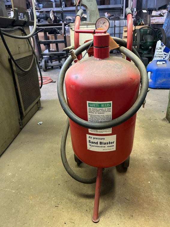 Air Pressure Sand Blaster with Hose and Gauge
