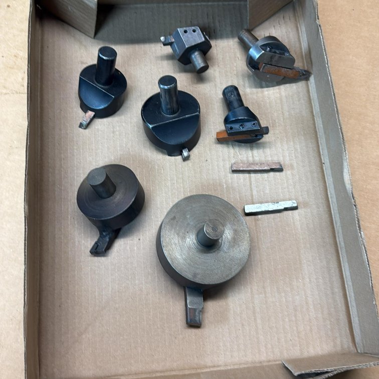 (7) Indexable Circular Tool Bit Holders with (2) Extra Tool Bits