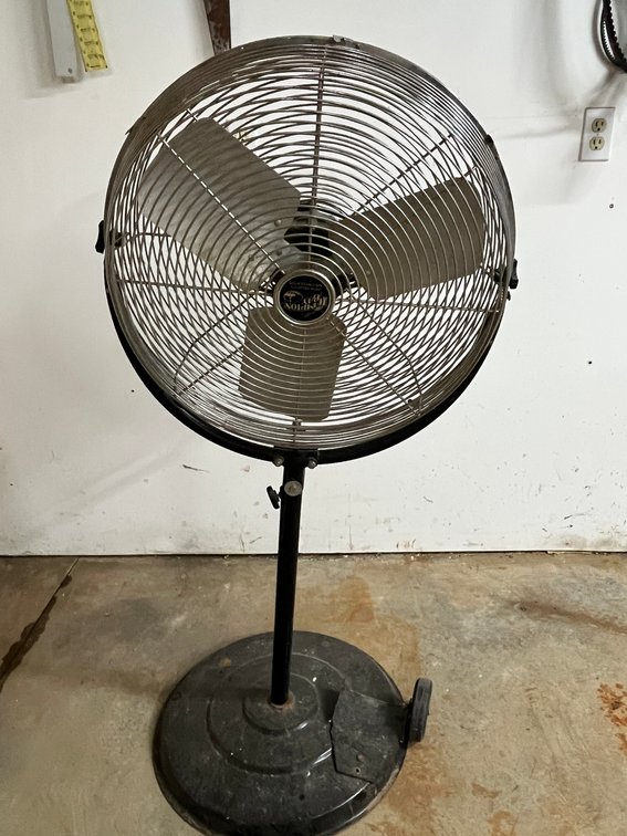 Hampton Bay Shop Fan
