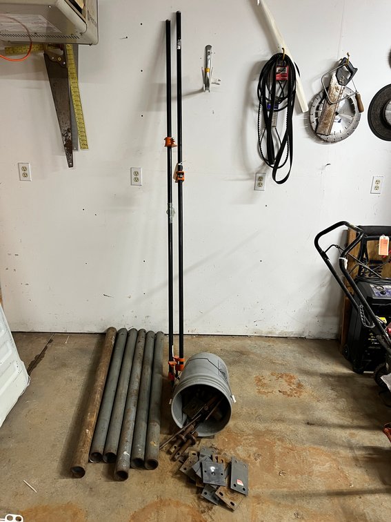(6) Screw jacks with Hardware and (2) 80" Pipe Clamps