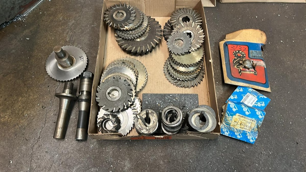 (2) R8 Arbors with Screw Slotting Saws, Slitting Cutters & spacers