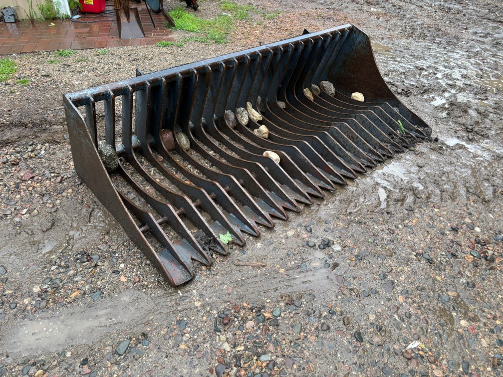 Rock Sifting Bucket Attachment