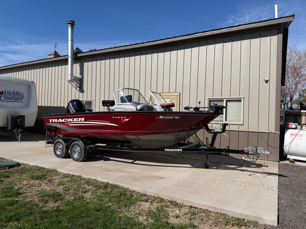 Image for 2016 Tracker Targa V18 Combo Boat With Trailer (160785)