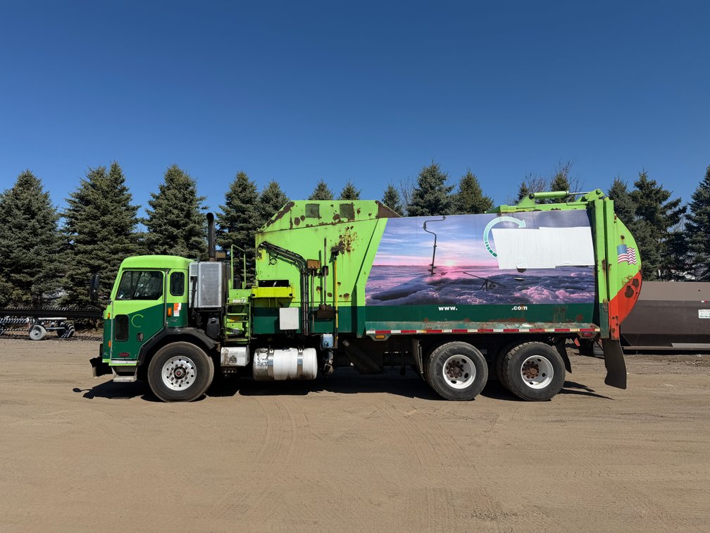 2016 Peterbilt 320 Garbage Truck (160787)