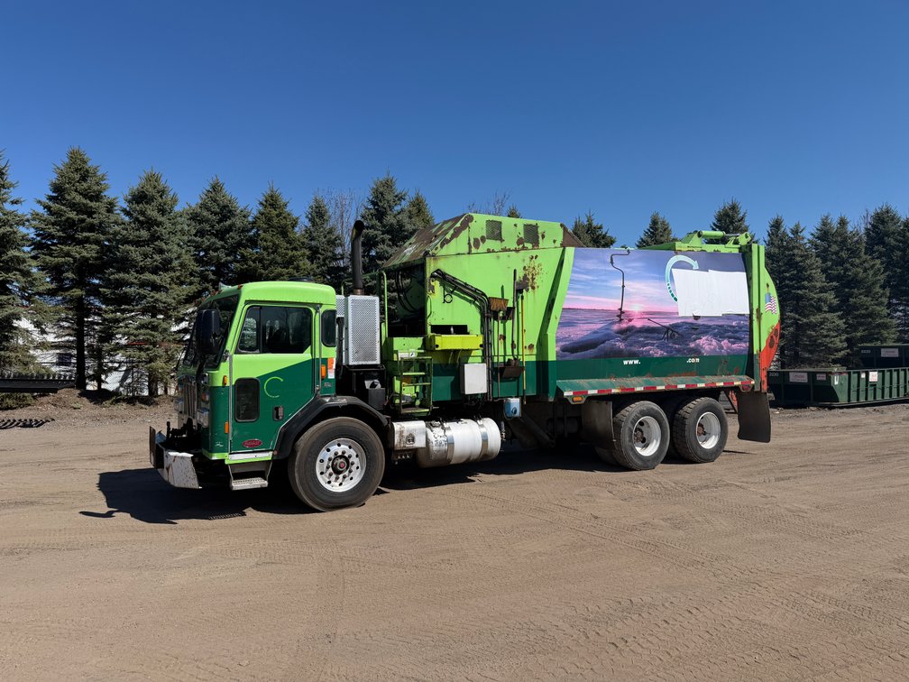 2016 Peterbilt 320 Garbage Truck (160787)