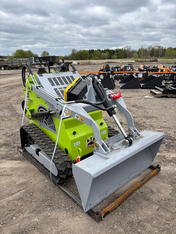 Brand New Mini Excavators (15), Mini Skids (4), Sea Containers & Attachments (161532)