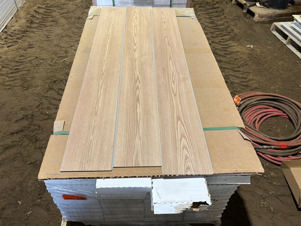 Waterproof Luxury Vinyl Click Plank Flooring: #8 (161988)