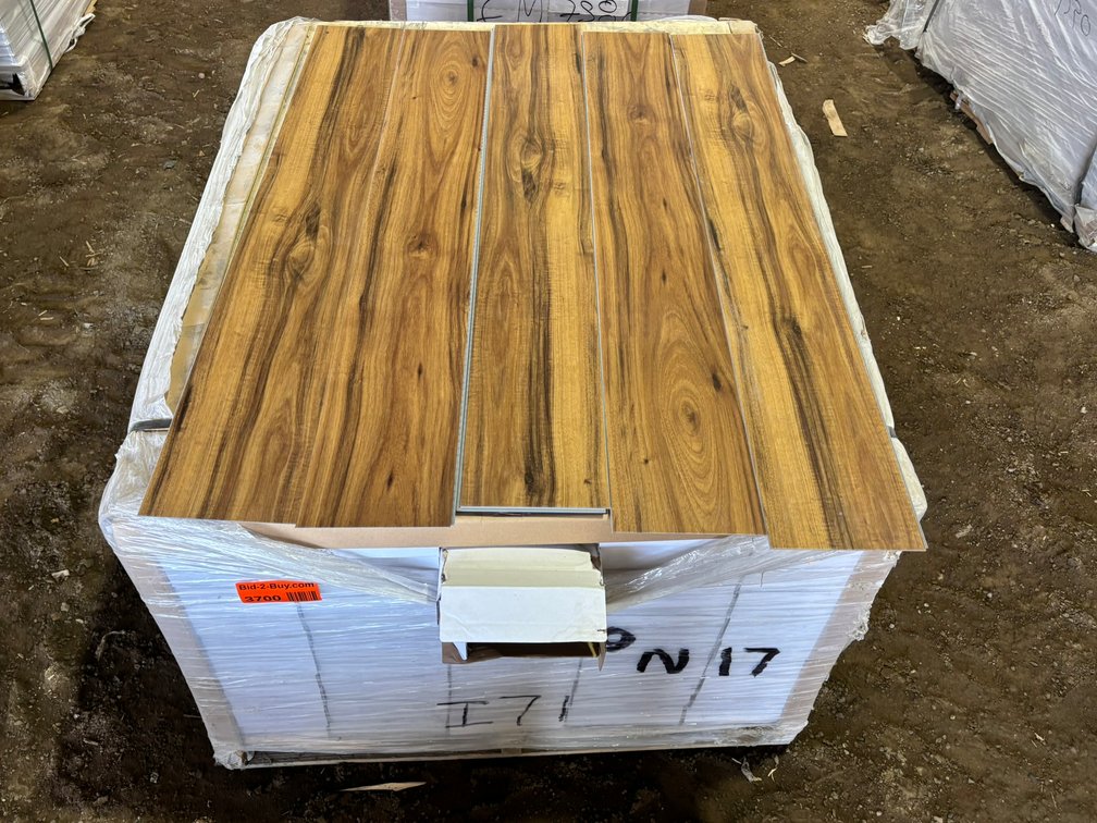 Waterproof Luxury Vinyl Click Plank Flooring: #8 (161988)
