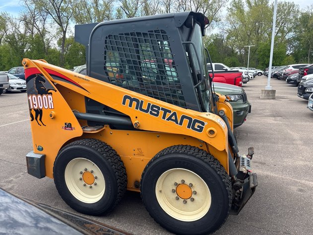 Image for 2015 Mustang 1900R Skid Steer (162096)