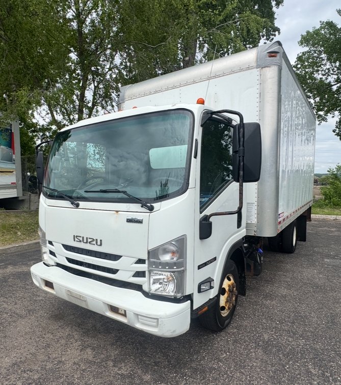 2016 Isuzu NPR Box Truck (162831)