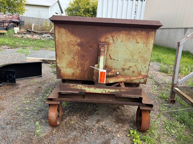 Image for Tipping Dumpster on casters