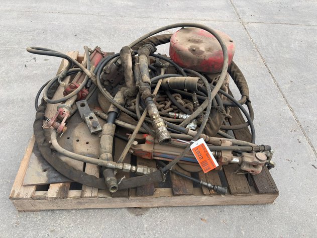 Image for Hydraulic Hose and Cylinder with Chain Hoist
