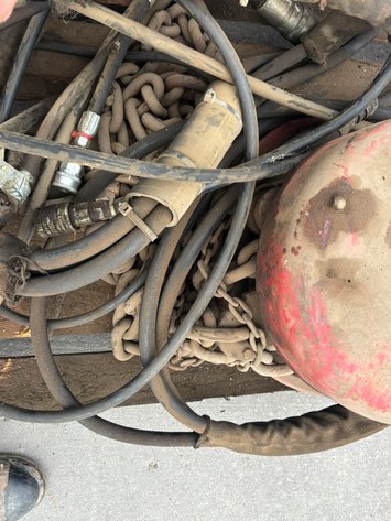 Image for Hydraulic Hose and Cylinder with Chain Hoist