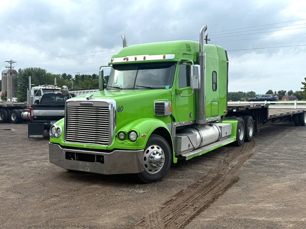 Image for 2016 Freightliner Cornodo 132 GLIDER Semi