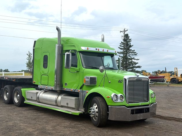 Image for 2016 Freightliner Cornodo 132 GLIDER Semi