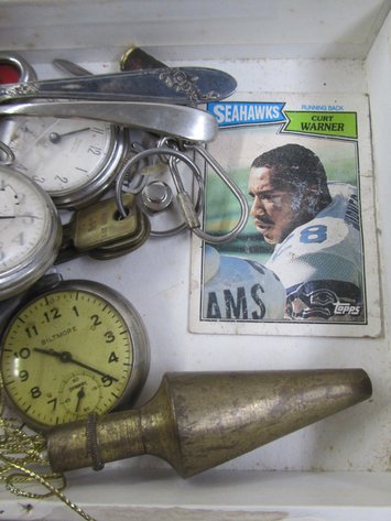 Image for Cigar Box Full Of Assorted Collectibles