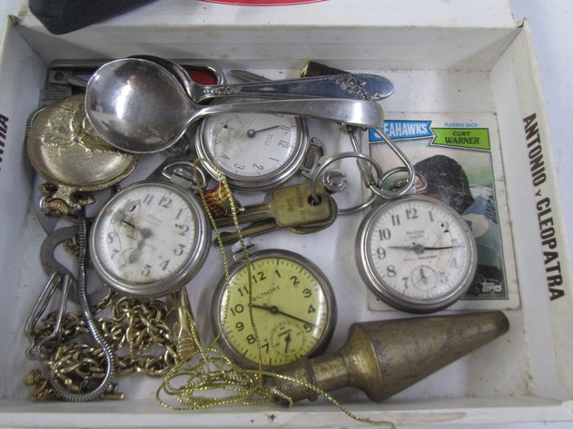 Image for Cigar Box Full Of Assorted Collectibles