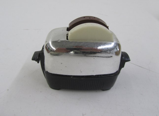 Image for Vintage Toaster Salt & Pepper Shaker Set