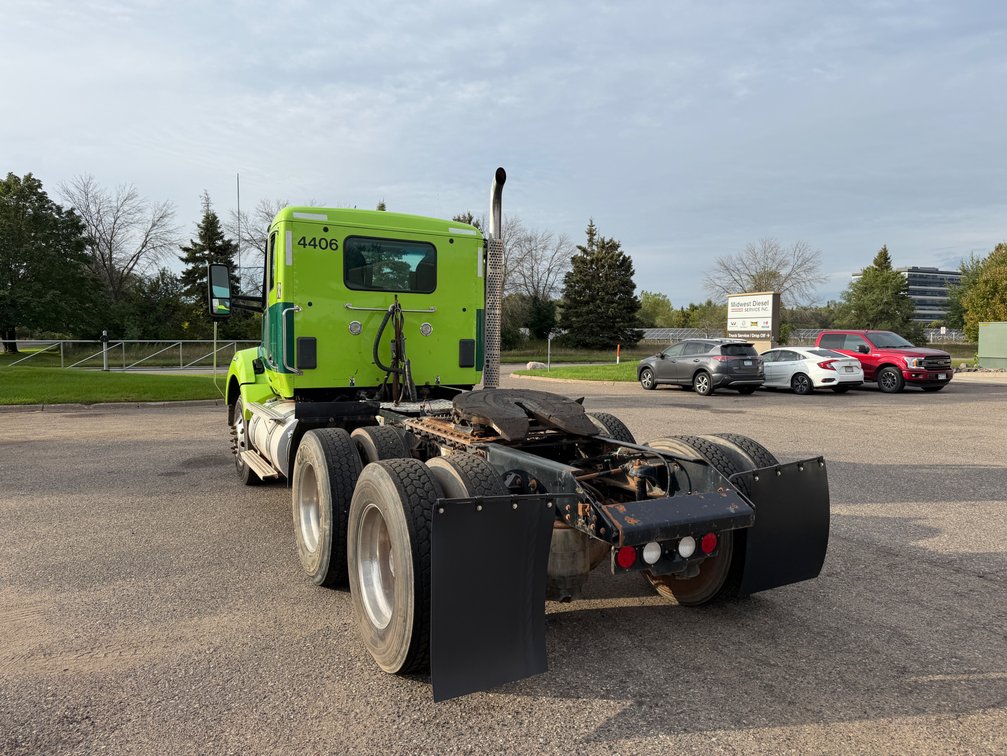 2020 Kenworth T880 Truck & 2017 Freightliner Cascadia Tandem Axle Semi