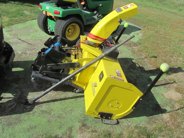 Image for John Deere 425 Riding Lawn More