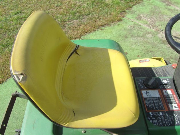 Image for John Deere 425 Riding Lawn More