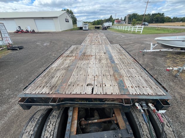 Image for 2000 Fontaine 48’ Spread Axel Stepdeck