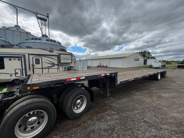 Image for 2000 Fontaine 48’ Spread Axel Stepdeck