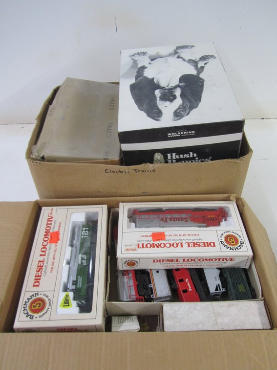 Large Lot Of Assorted Vintage Train Carts, Train Track, And Model Train Accessories