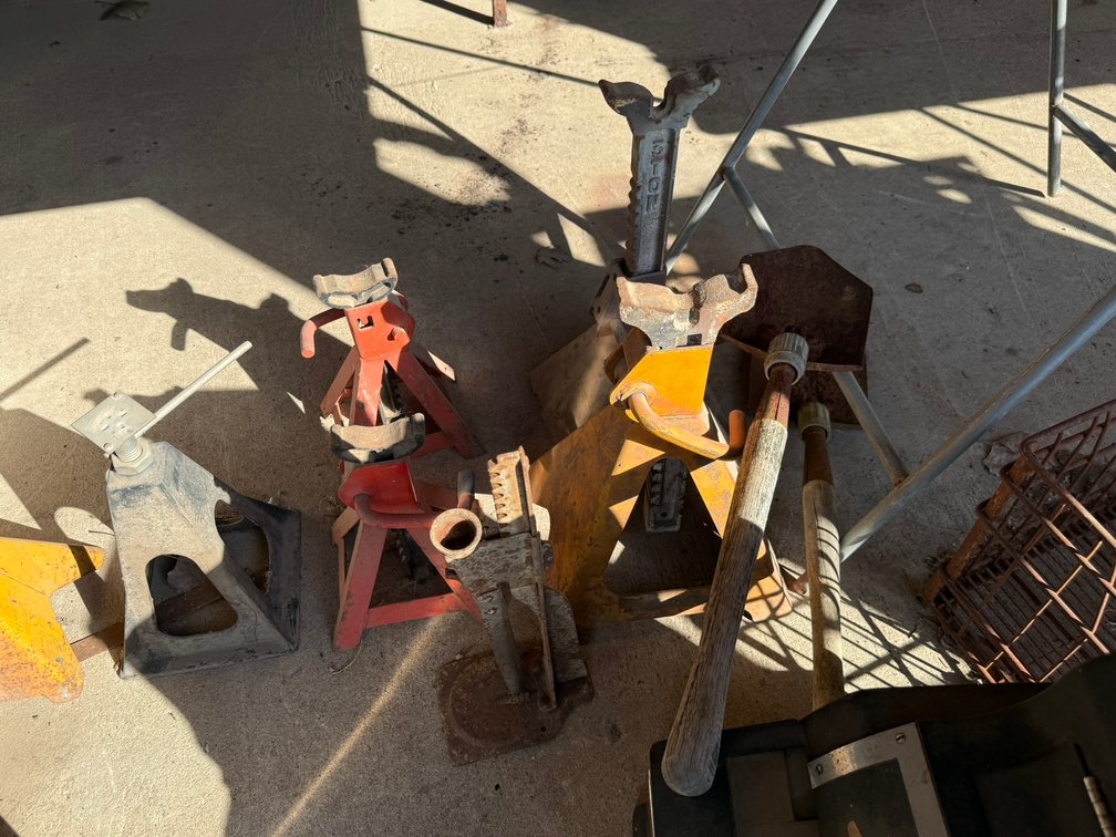 (7) Jacks and (2) Shovels